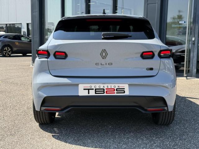 Renault Clio image 2