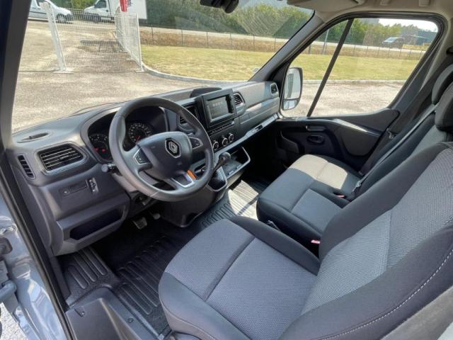 Renault Master image 2
