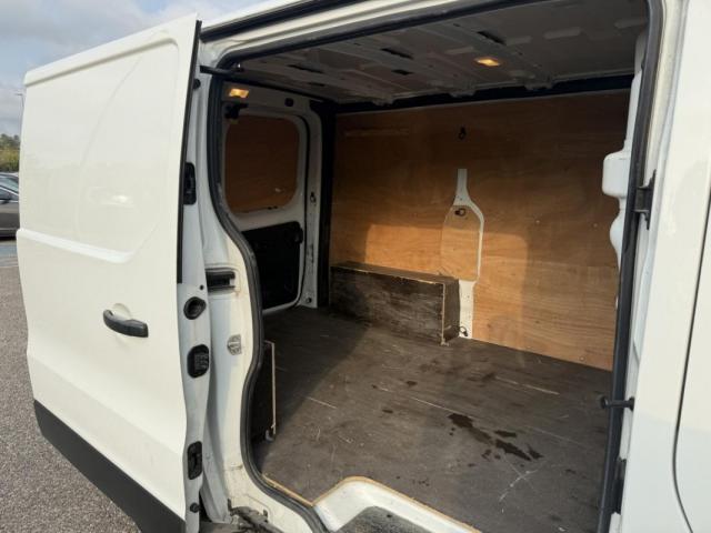 Renault Trafic image 8