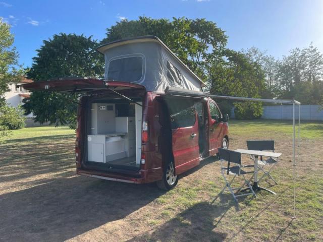 Renault Trafic image 2