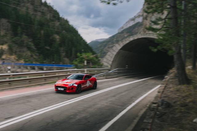 Jaguar F-Type 5.0 V8 R / Freins Céramiques Rouge Salsa Garantie 12 Mois