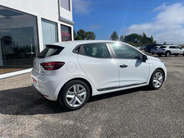 Renault Clio image 2