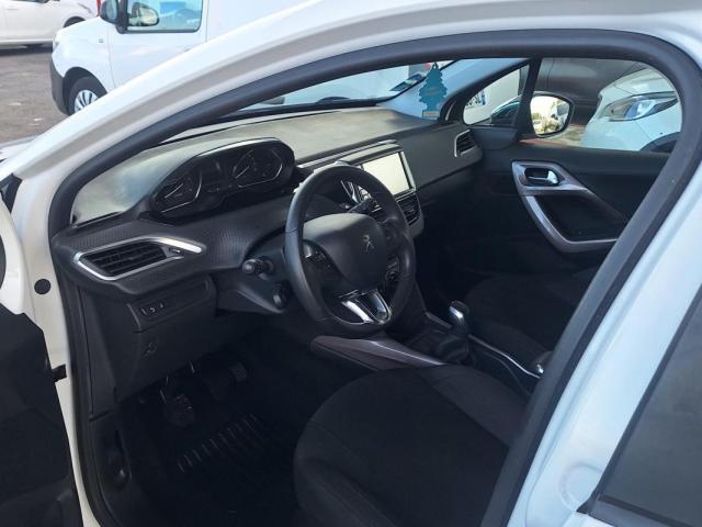 Peugeot 2008 image 5