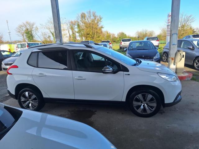 Peugeot 2008 image 3