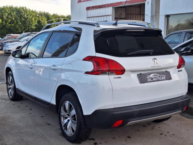 Peugeot 2008 image 8