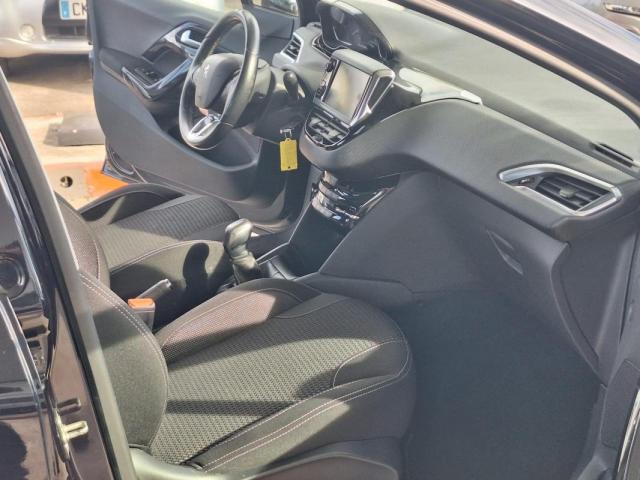 Peugeot 208 image 1