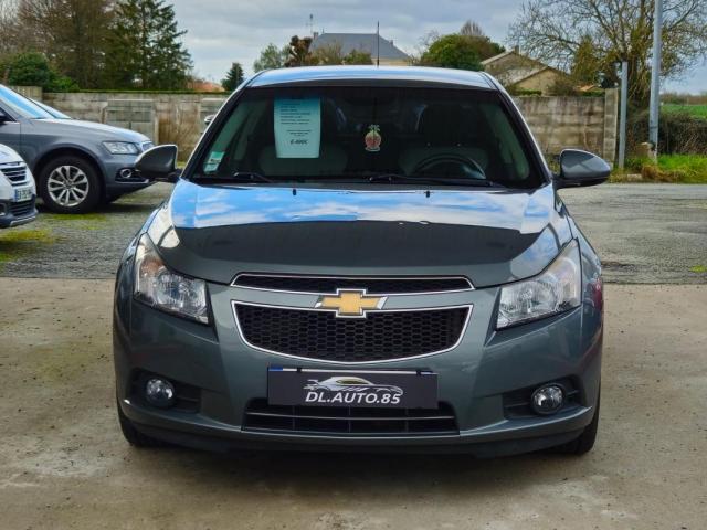 Chevrolet Cruze image 2