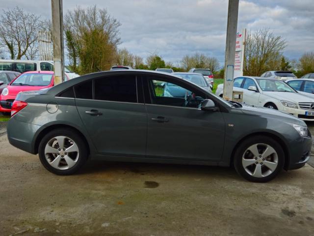 Chevrolet Cruze image 9