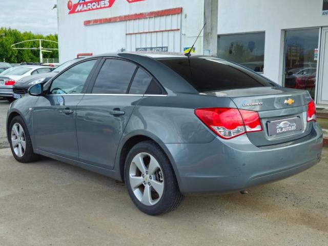 Chevrolet Cruze image 8