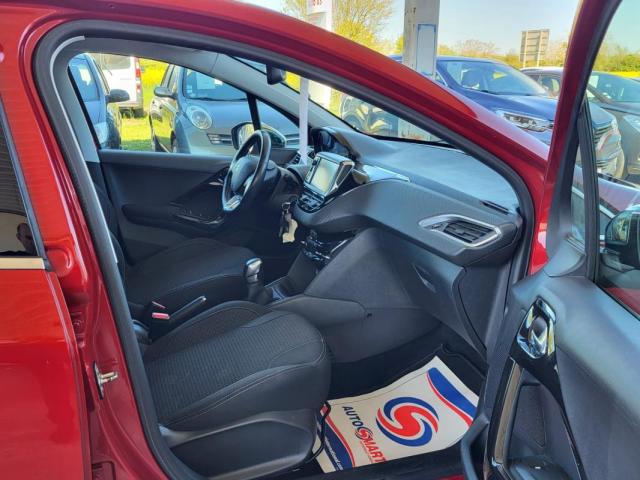 Peugeot 208 image 2