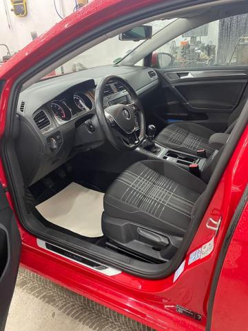 Volkswagen Golf image 3