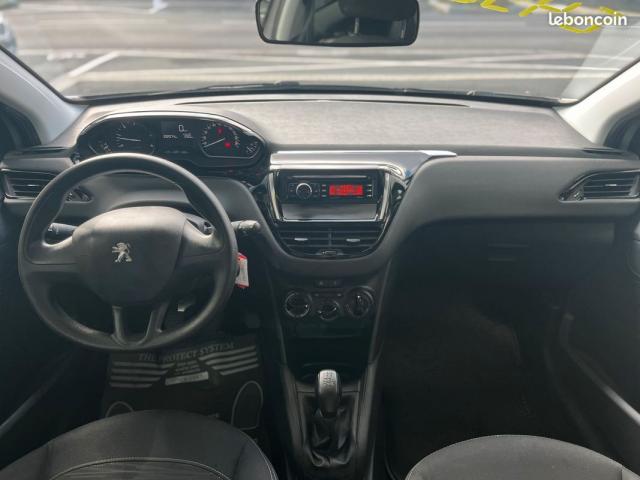 Peugeot 208 image 3
