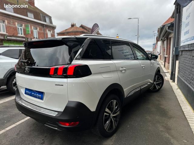 Peugeot 5008 image 2
