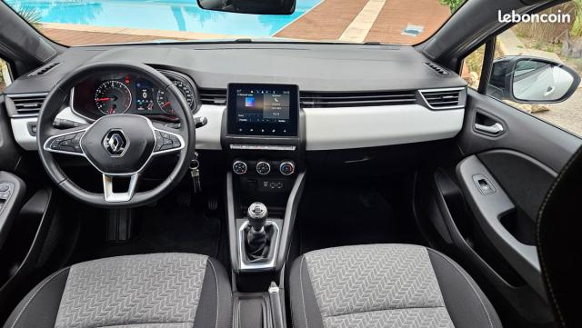 Renault Clio image 2