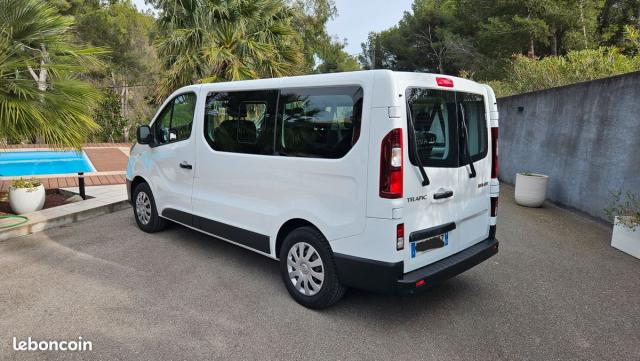 Renault Trafic image 2