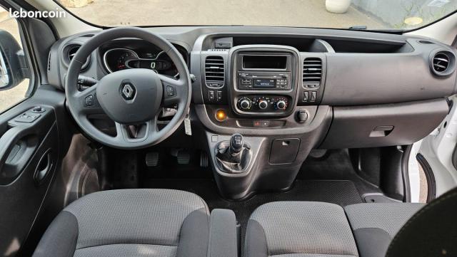 Renault Trafic image 8