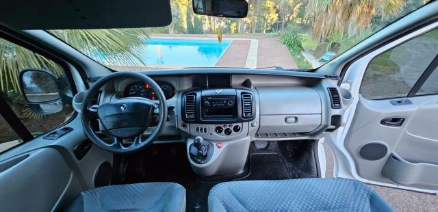 Renault Trafic image 2