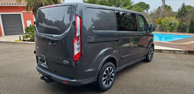 Ford Custom image 6
