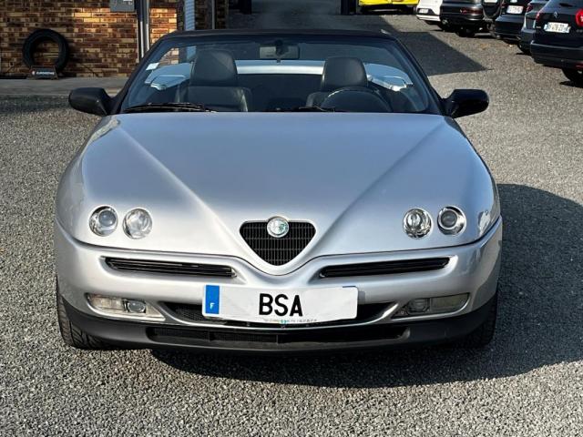 Alfa Romeo Spider image 8