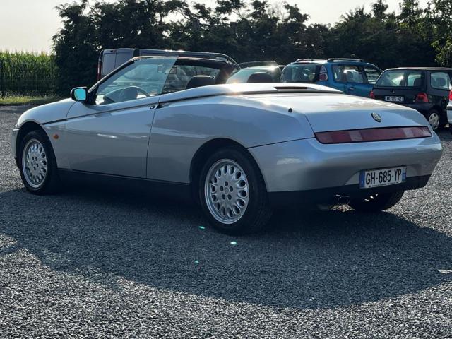 Alfa Romeo Spider image 1