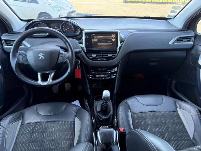 Peugeot 2008 image 6