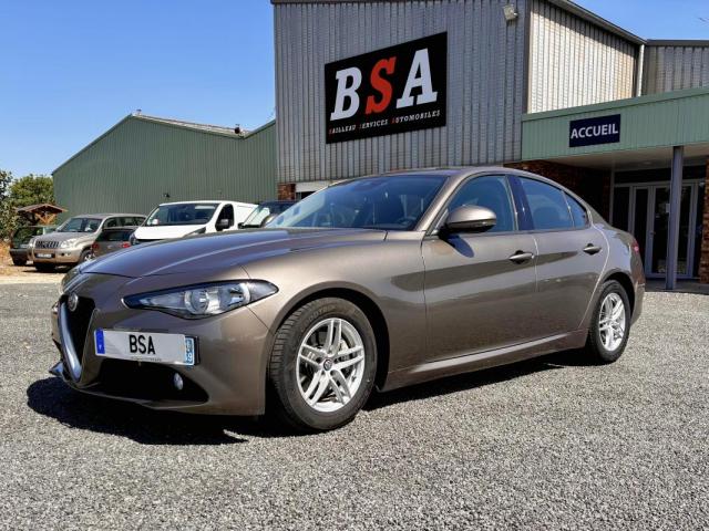 Alfa Romeo Giulia 2,2 136 Basis