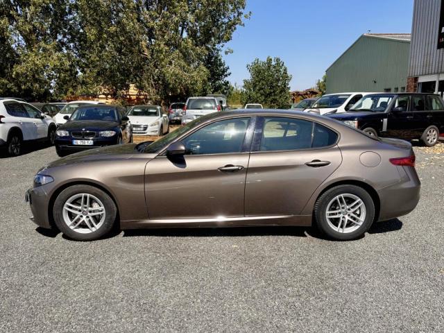 Alfa Romeo Giulia image 2