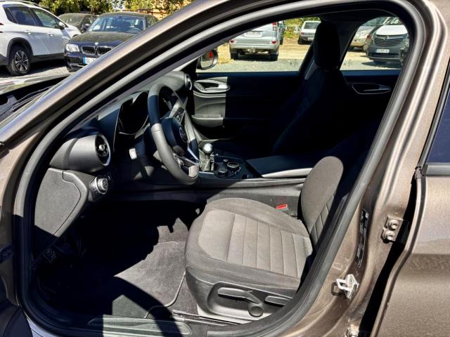 Alfa Romeo Giulia image 7