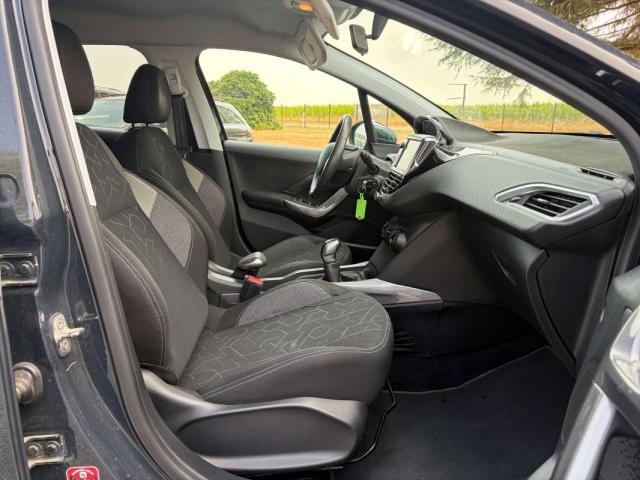 Peugeot 2008 image 3