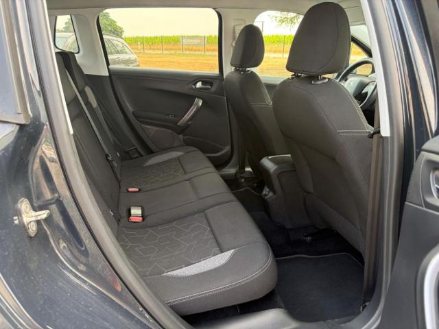 Peugeot 2008 image 5