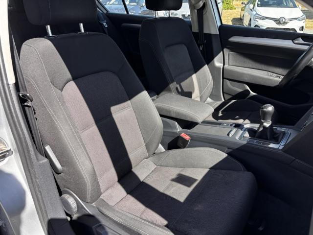 Volkswagen Passat image 7