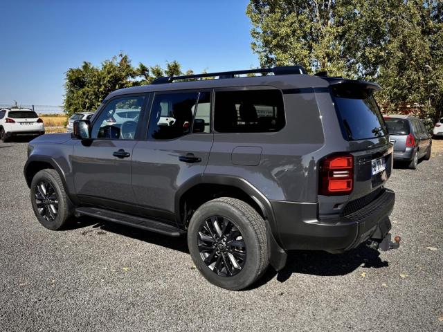 Toyota Land Cruiser image 6