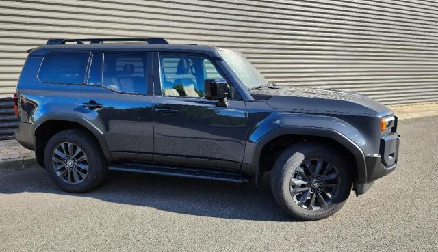 Toyota Land Cruiser image 3