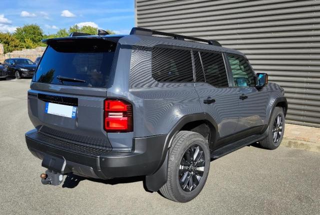 Toyota Land Cruiser image 1