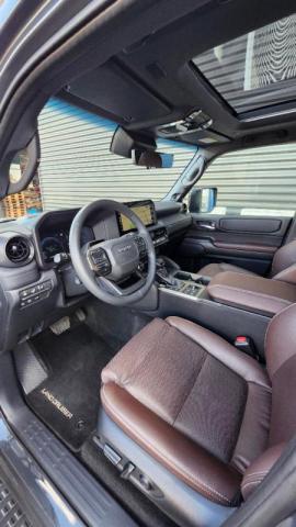 Toyota Land Cruiser image 4