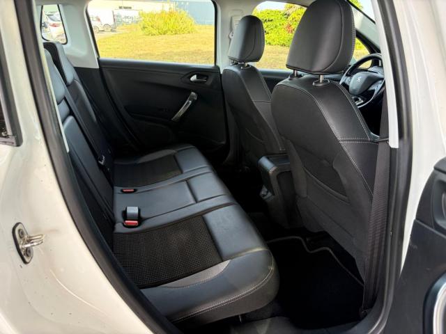 Peugeot 2008 image 3