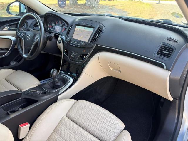 Opel Insignia Sports Tourer image 5