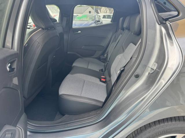 Renault Clio image 2