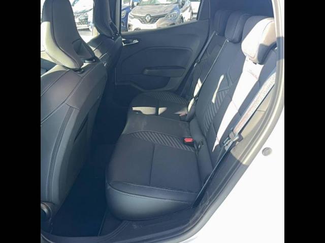 Renault Clio image 8