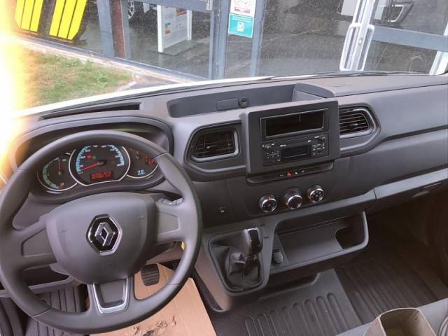 Renault Master image 1
