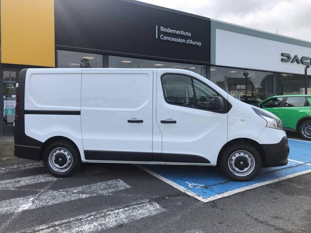 Renault Trafic image 2