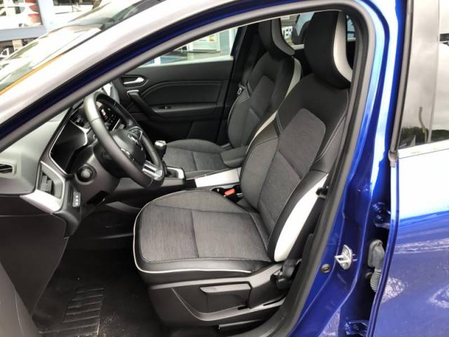 Renault Captur image 2