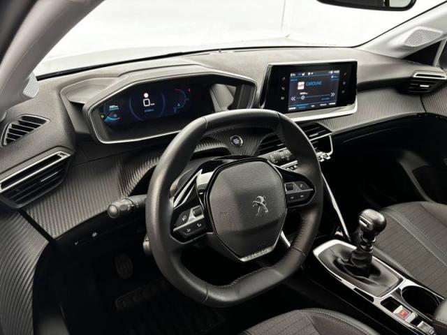 Peugeot 208 image 1