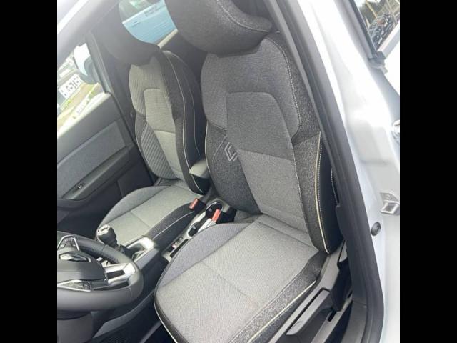 Renault Captur image 2