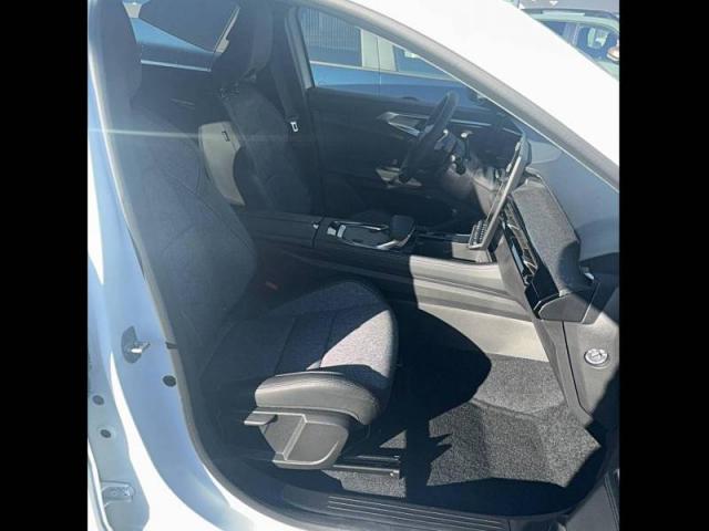 Renault Rafale image 9