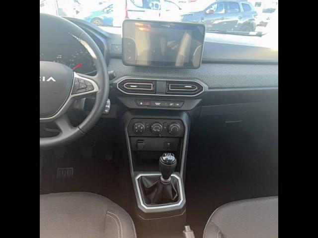 Dacia Sandero image 2