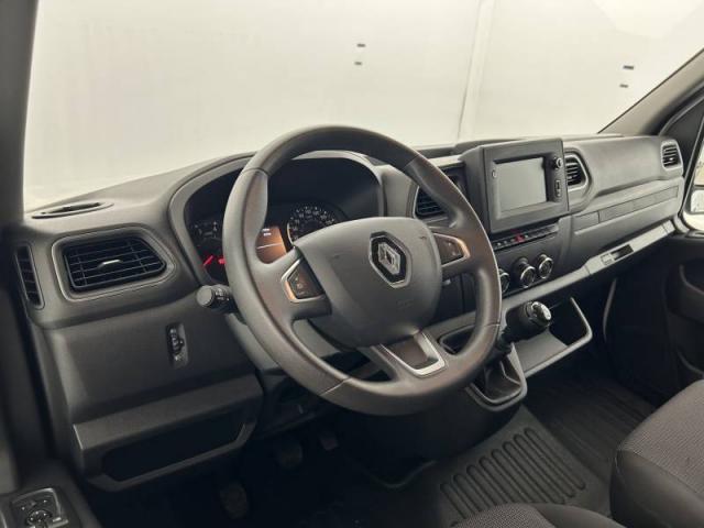 Renault Master image 1
