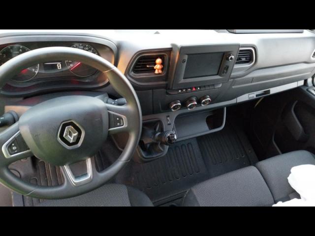 Renault Master image 8