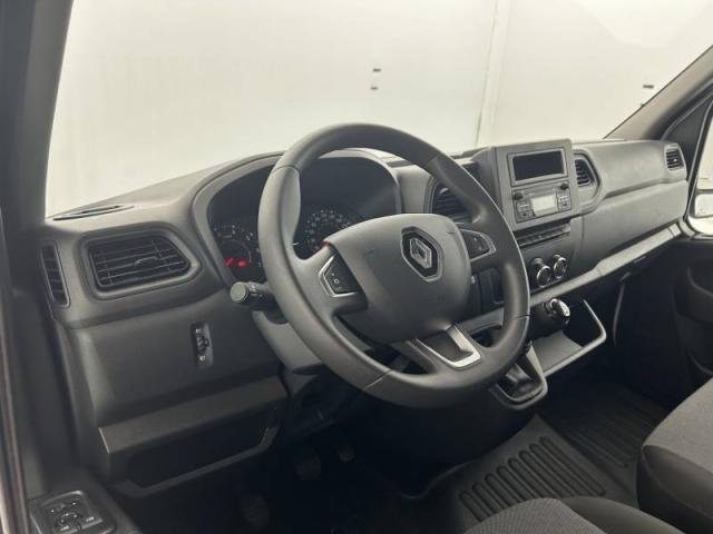 Renault Master image 1