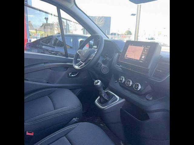 Renault Trafic image 2